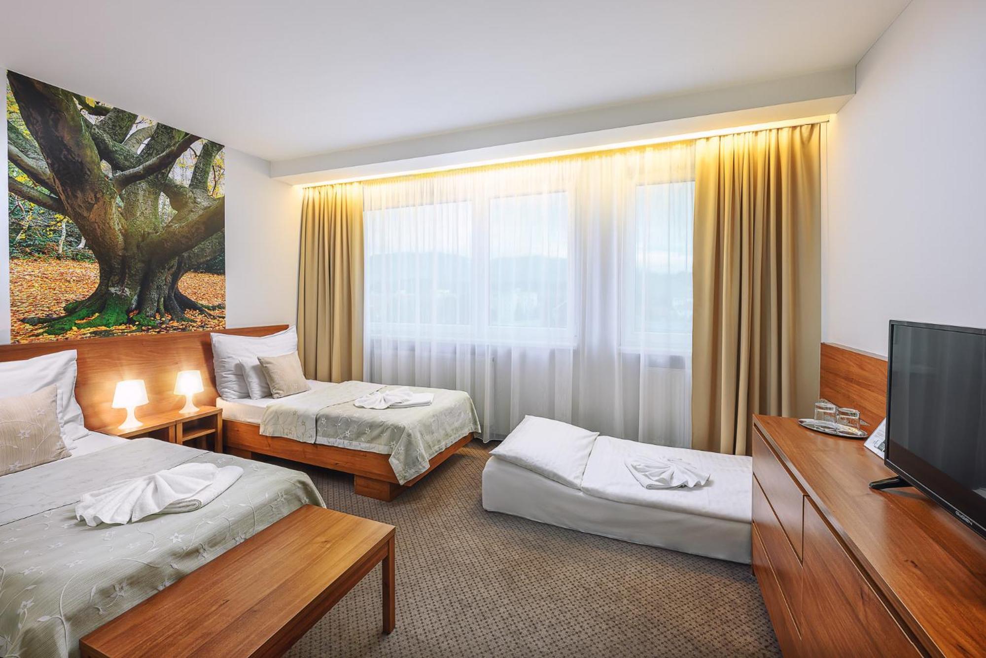 Hotel Janosik Liptovský Mikuláš Exteriör bild