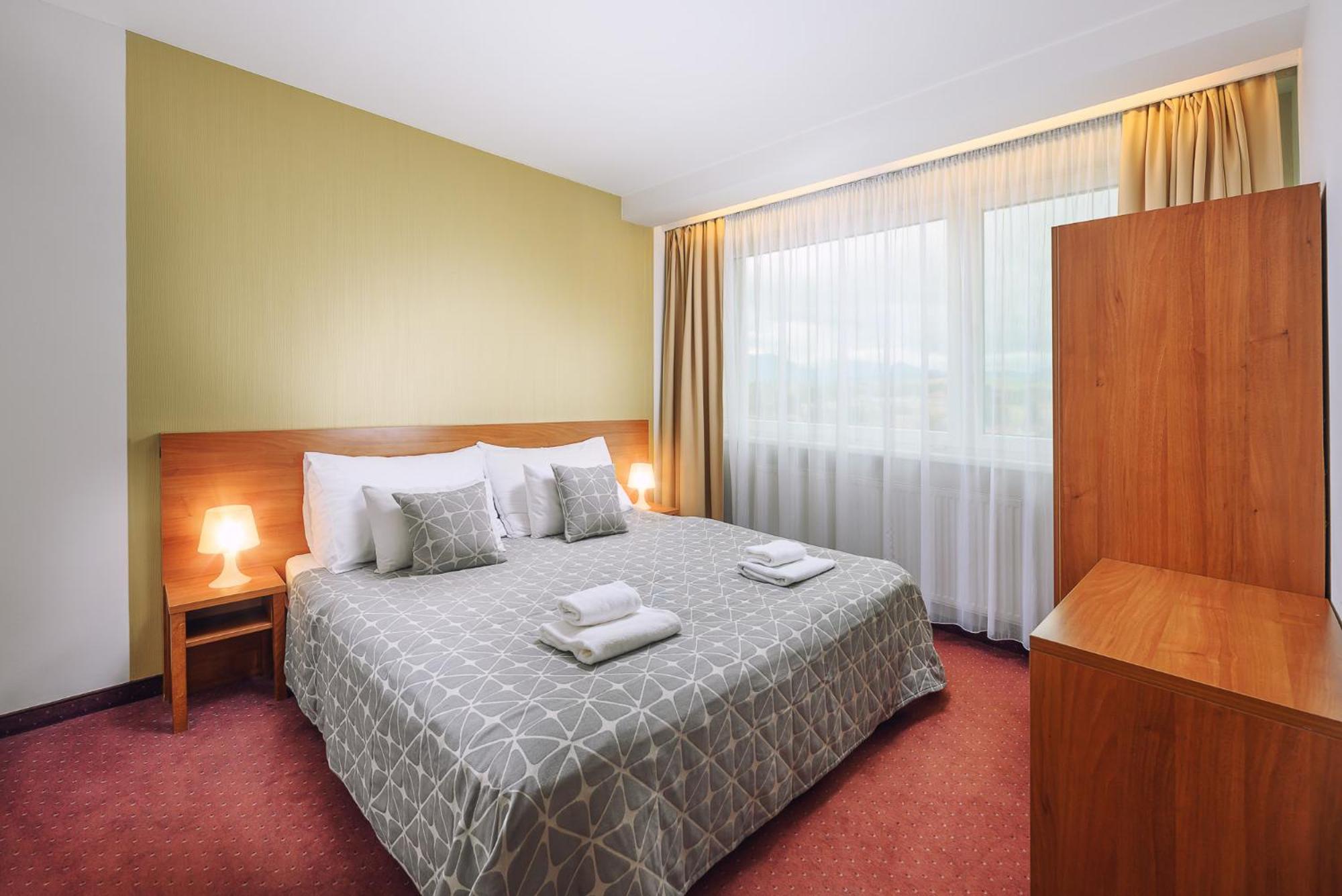 Hotel Janosik Liptovský Mikuláš Exteriör bild