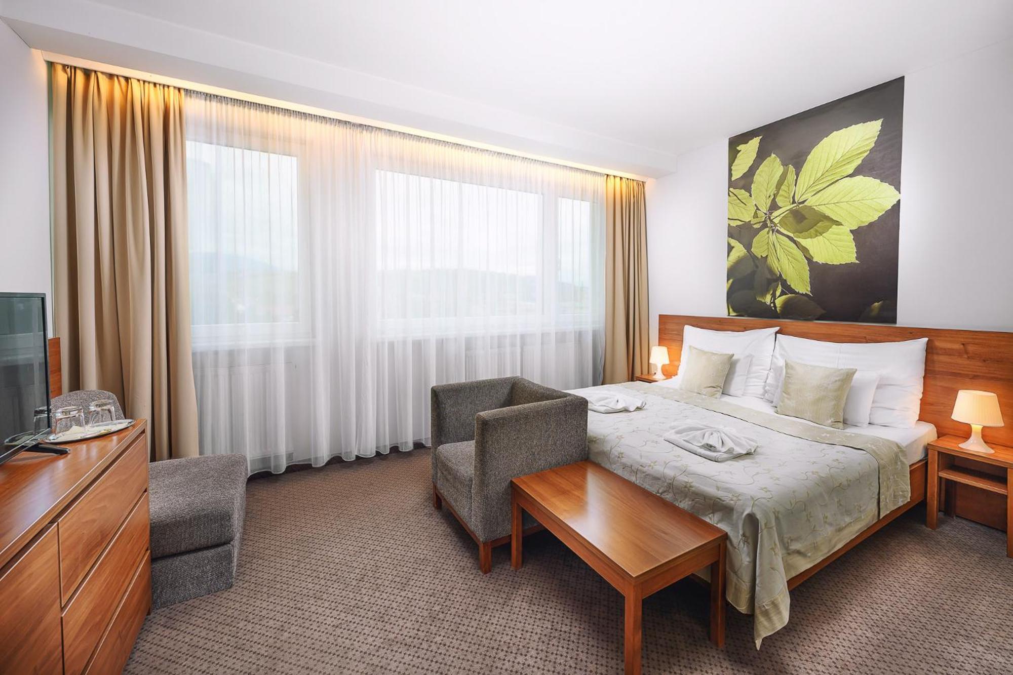 Hotel Janosik Liptovský Mikuláš Exteriör bild