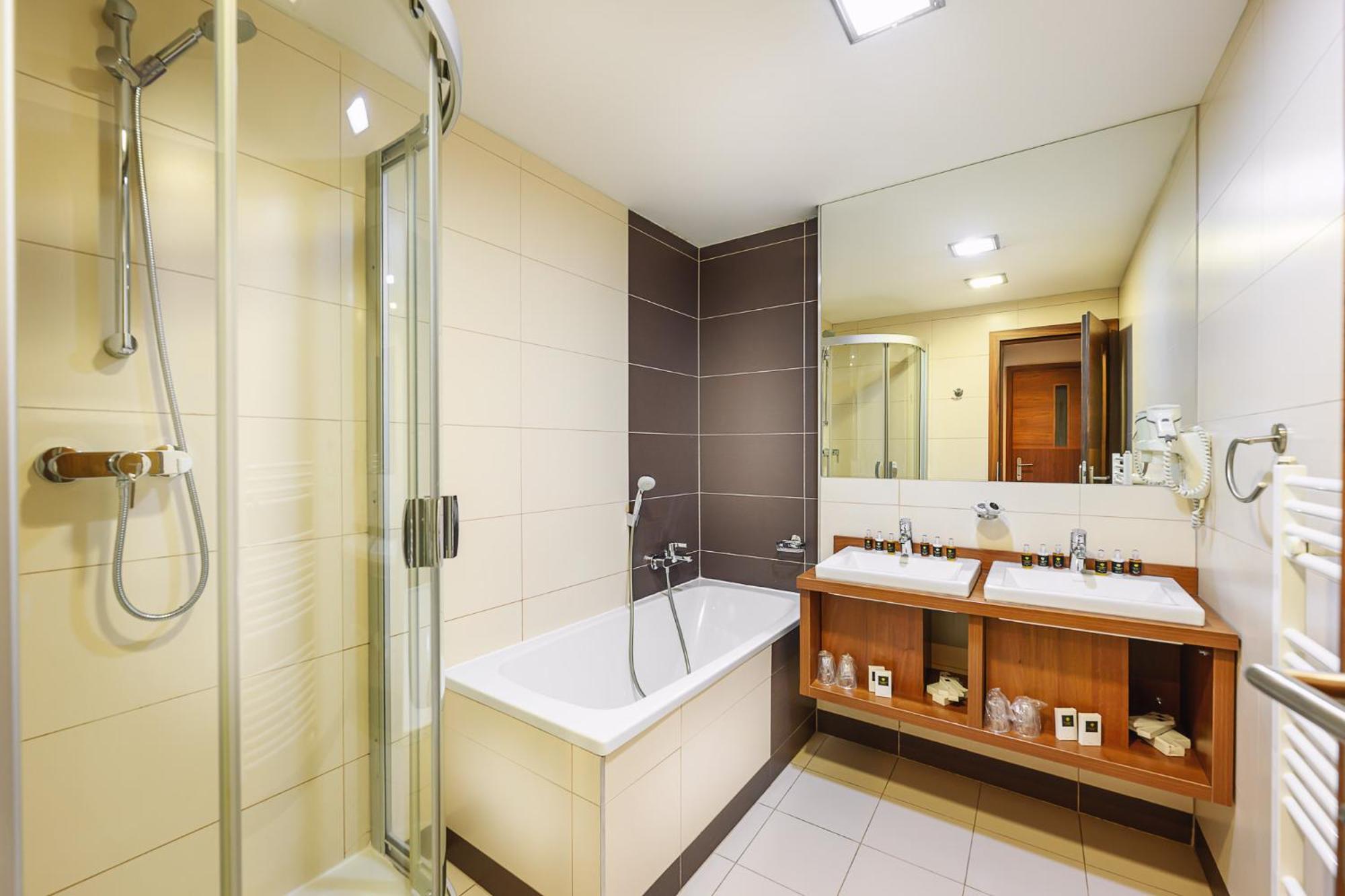 Hotel Janosik Liptovský Mikuláš Exteriör bild
