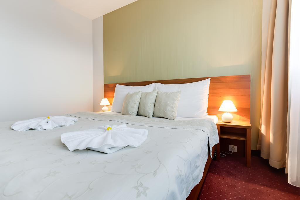 Hotel Janosik Liptovský Mikuláš Exteriör bild