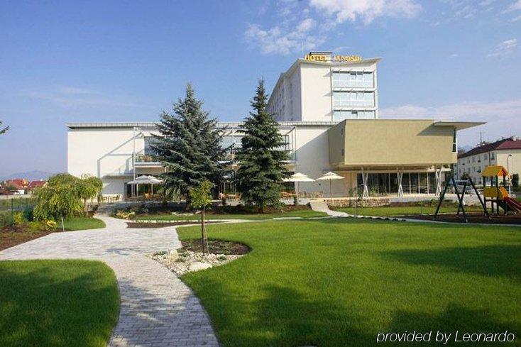 Hotel Janosik Liptovský Mikuláš Exteriör bild