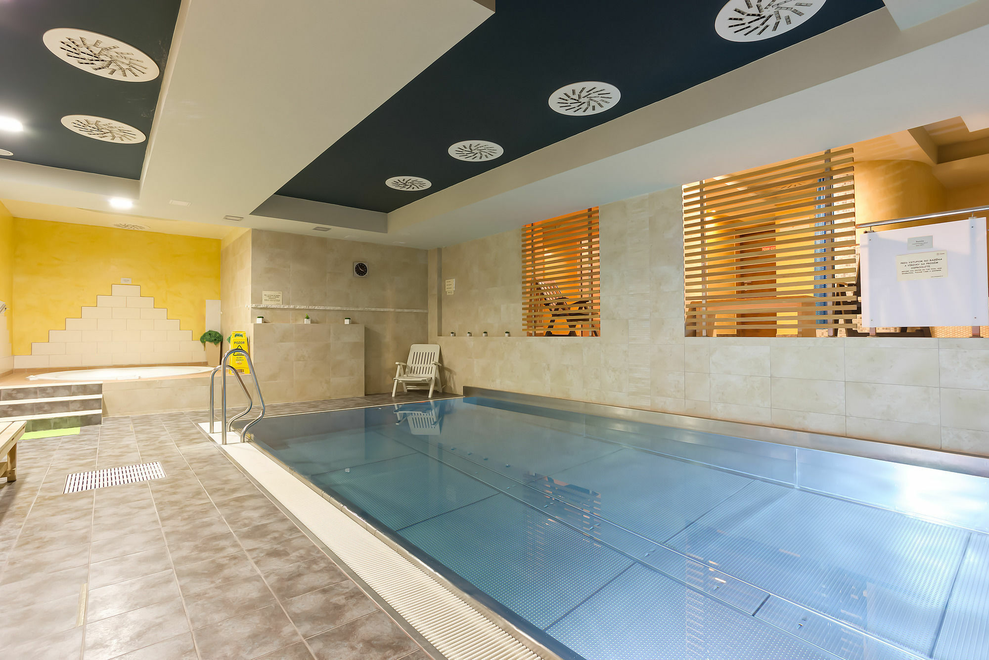 Hotel Janosik Liptovský Mikuláš Exteriör bild